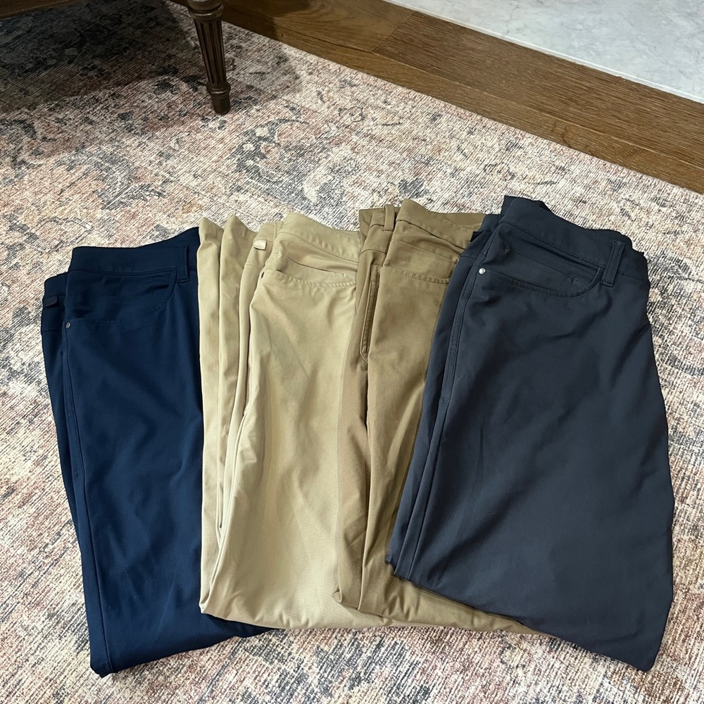 lululemon athletica Men's Chinos in tan & Khaki